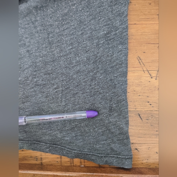 FREE with purchase over $30 🤩Wildfox graphic t-shirt - Picture 6 of 7